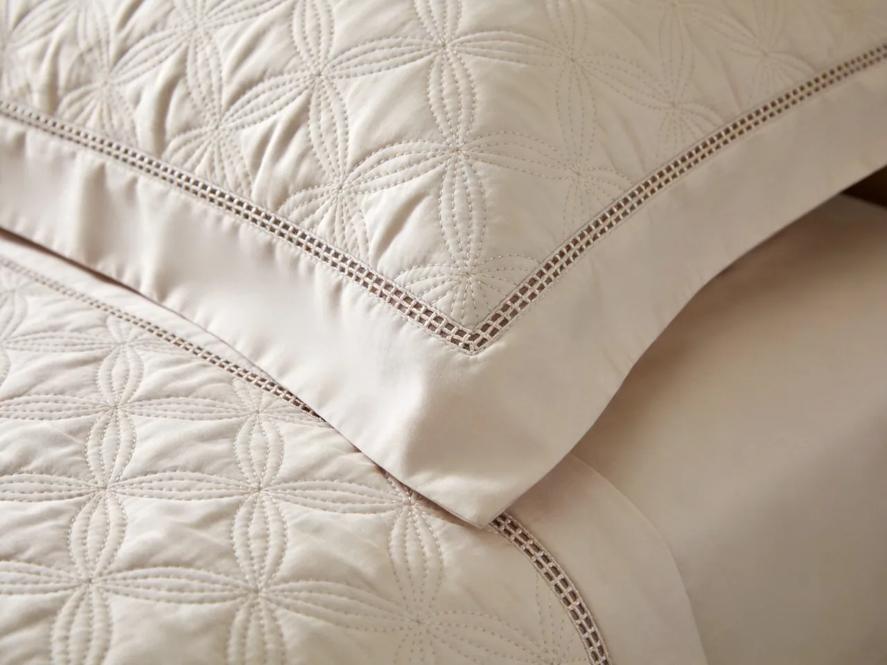Comforter Sets detail — Suite Linens